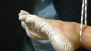 Bianca&#039;s wet pruney feet